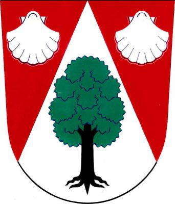 V červeném štítě stříbrná špice, v ní vykořeněný listnatý strom (jilm) přirozených barev. V červených polích po jedné stříbrné svatojakubské mušli. Znak Břest