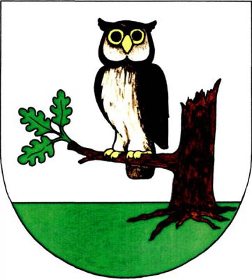 Ve stříbrném štítě na zeleném trávníku při levém okraji štítu pahýl dubu s jednou doprava rostoucí větví zakončenou třemi listy, na které sedí sova, vše přirozených barev. Znak Jílové