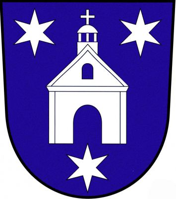V modrém štítě průčelí kaple s prázdnými dveřmi a oknem, lucernou zakončenou křížkem, provázené třemi (2, 1) hvězdami, vše stříbrné. Znak Kramolna