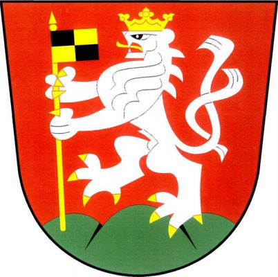 V červeném štítě na zeleném trojvrší stříbrný korunovaný dvouocasý lev se zlatou zbrojí, držící na zlaté žerdi černo-zlatě čtvrcený praporec. Znak Stará Lysá