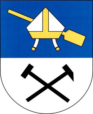 V modro-stříbrně děleném štítě nahoře stříbrná mitra s fimbriemi, zlatě zdobená, kosmo podložená zlatým veslem. Dole kosmý mlátek šikmo přeložený želízkem, obojí černé. Znak Vrčeň